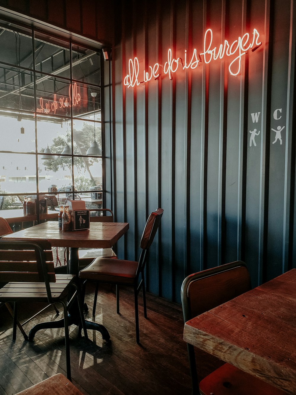 empty tables in restaurant