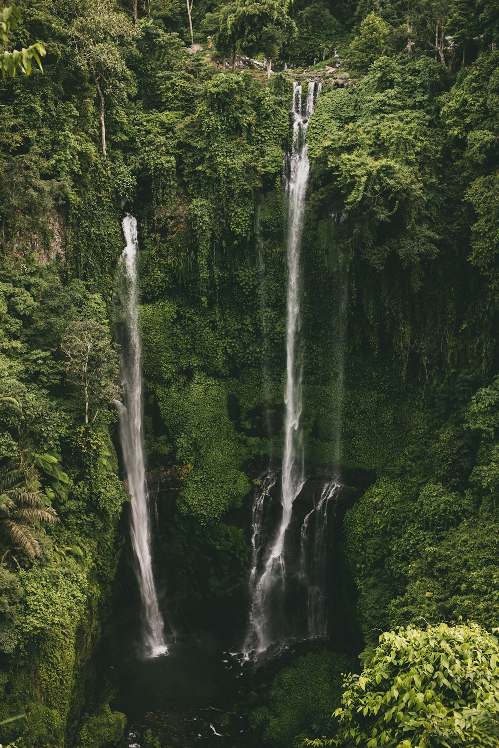 cachoeiras em cascata