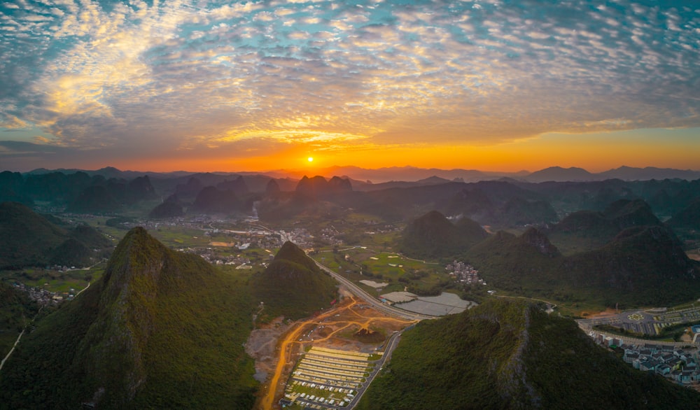 Montanha Verde durante a Hora Dourada