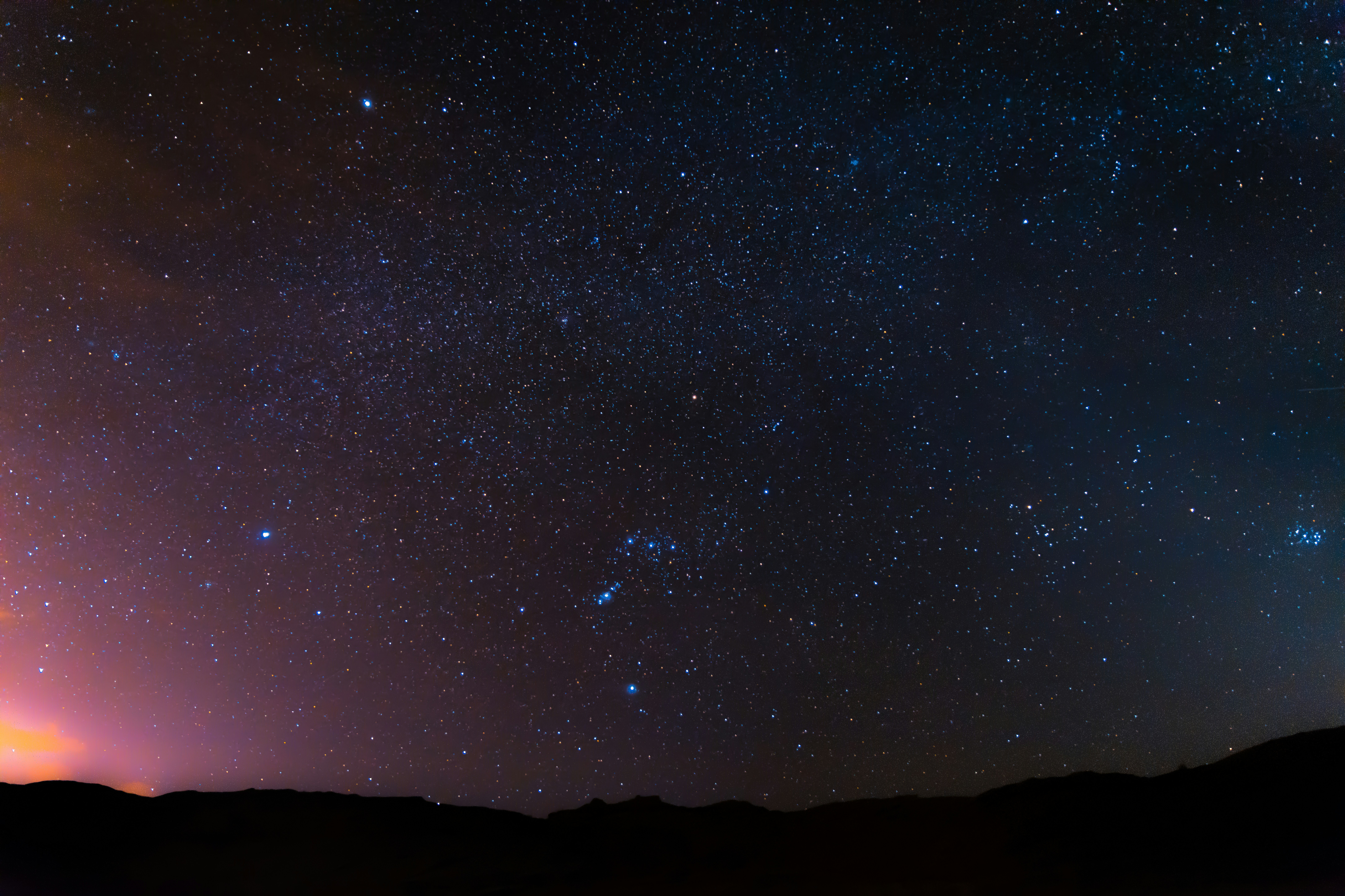 Photo by worldsbetweenlines