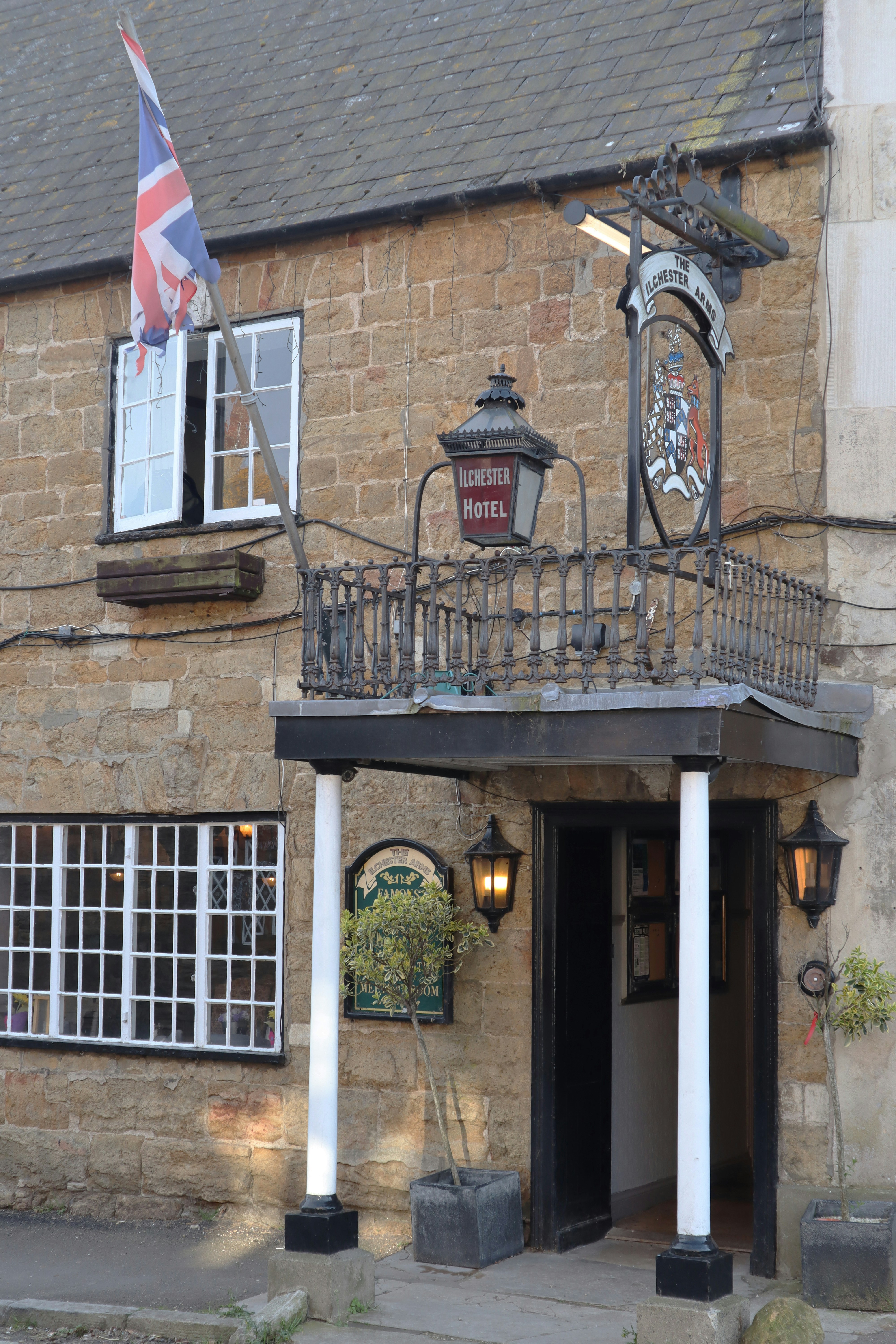 photo-1554970841-6834c87c3055