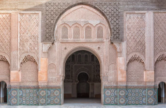 a building that has a bunch of arches in it