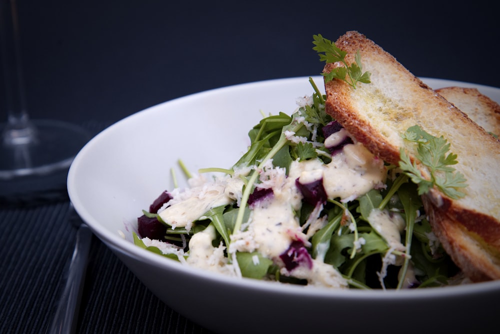 garden salad with toasted bread