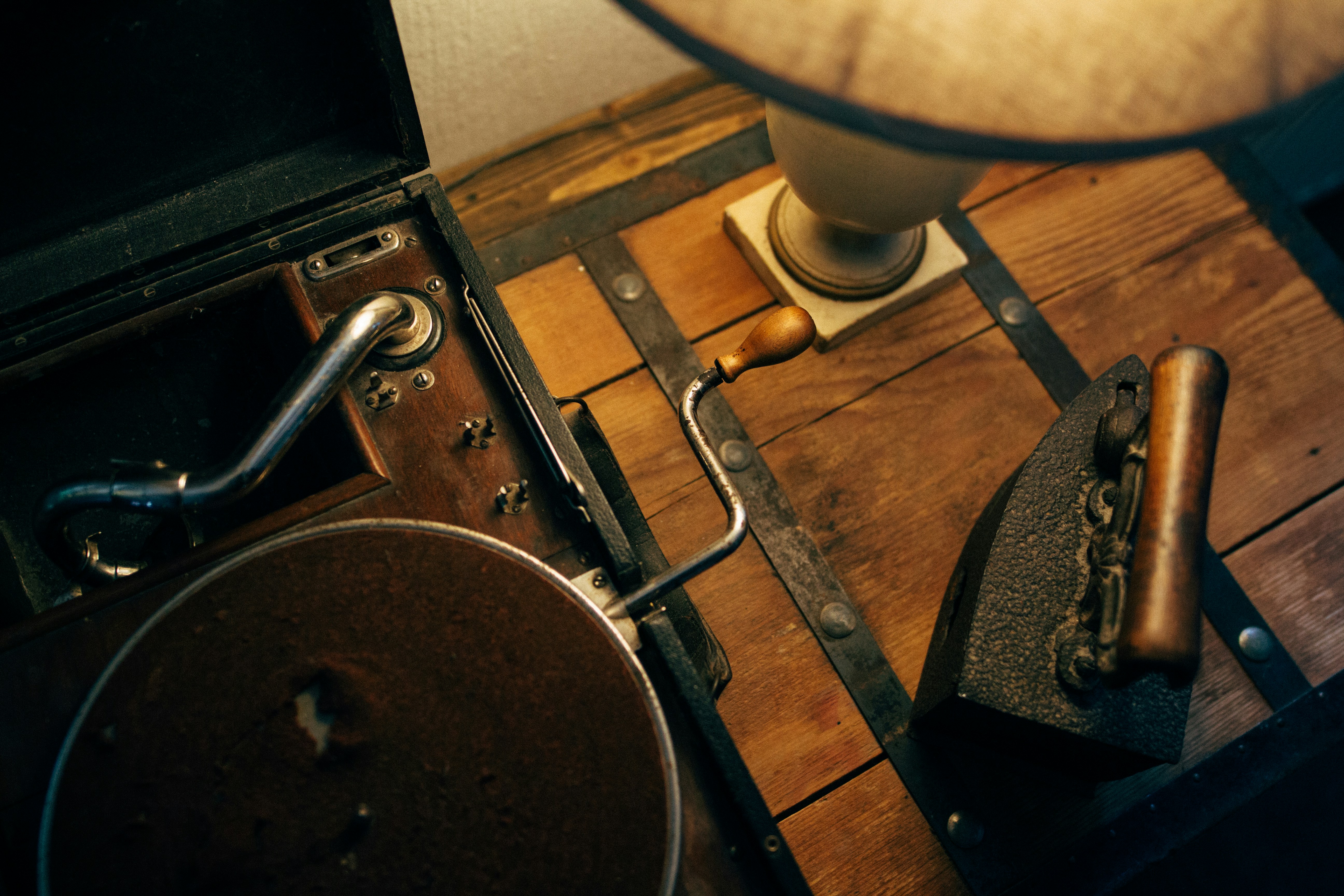 Turntable By Table Lamp Photo Free Furniture Image On Unsplash