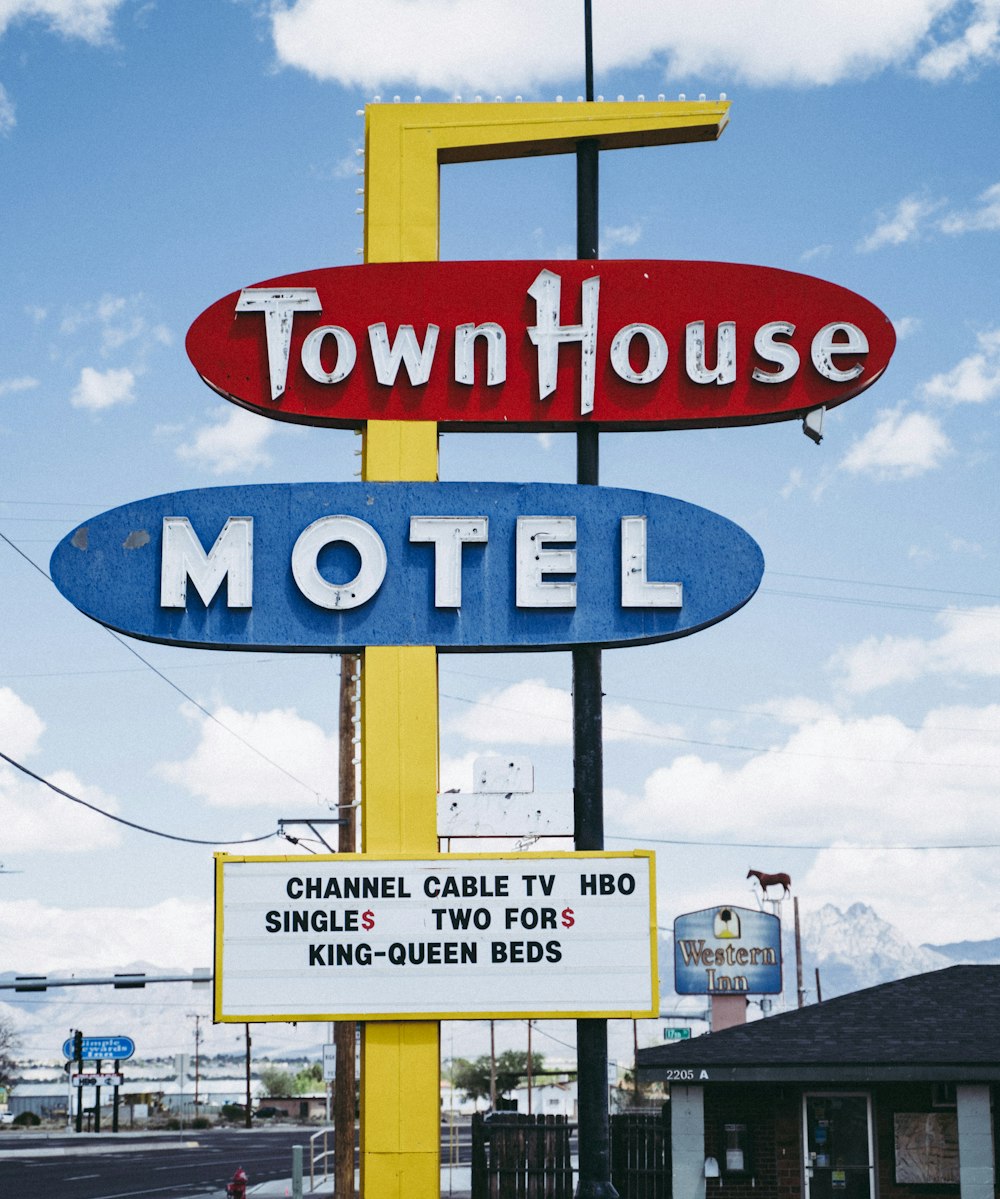 Señalización de Town House Motel