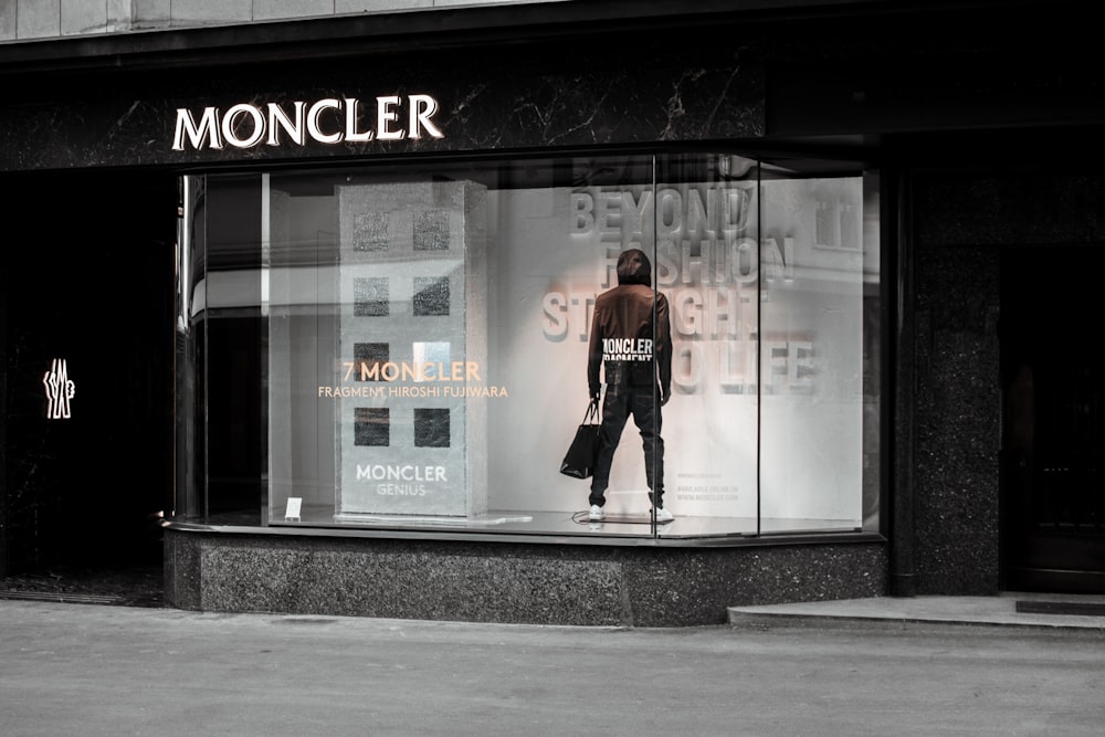 Moncler Pictures | Download Free Images on Unsplash