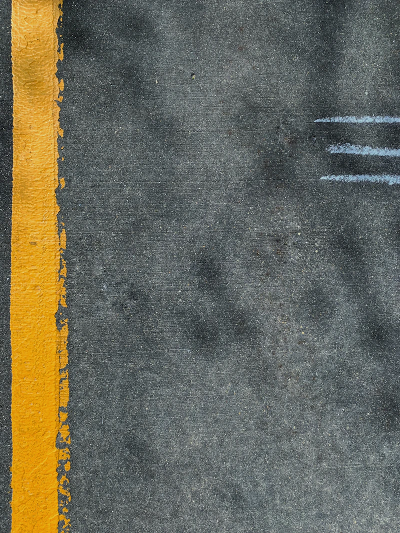 Pintura de señalización vial en una carretera