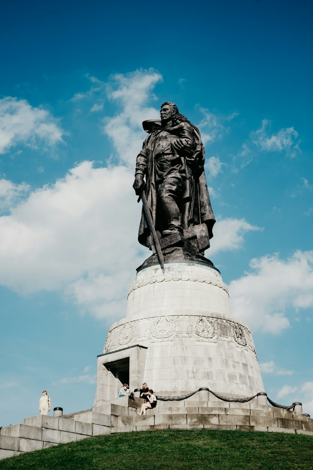 black metal statue during daytime