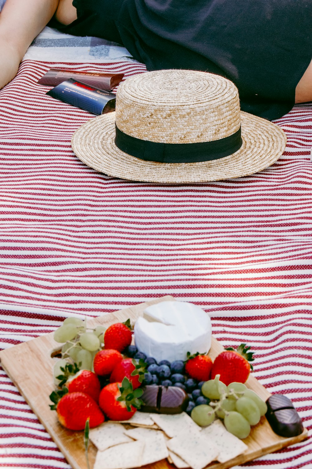 brown and black hat close-up photography