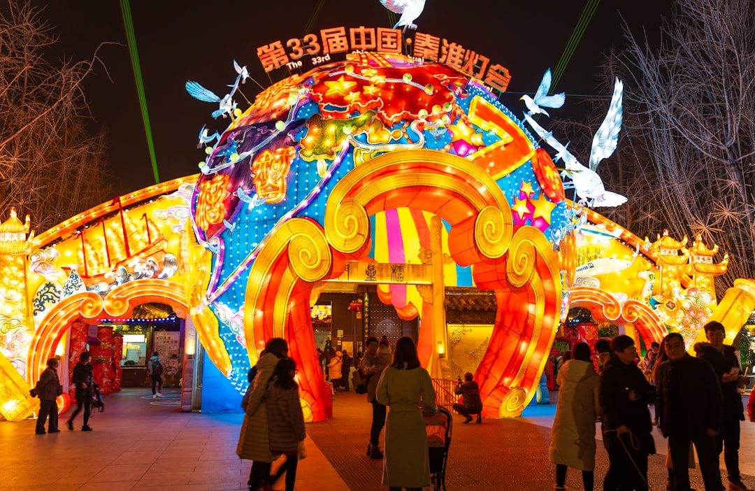 Китайские аттракционы. Интересные аттракционы из Китая. Nanjing China Park.