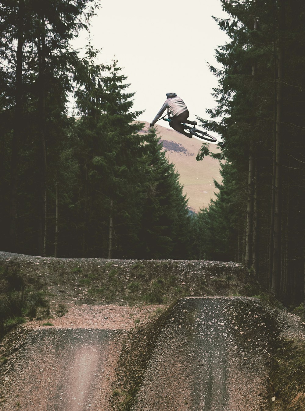 Downhill Mountain Biking Pictures | Download Free Images on Unsplash