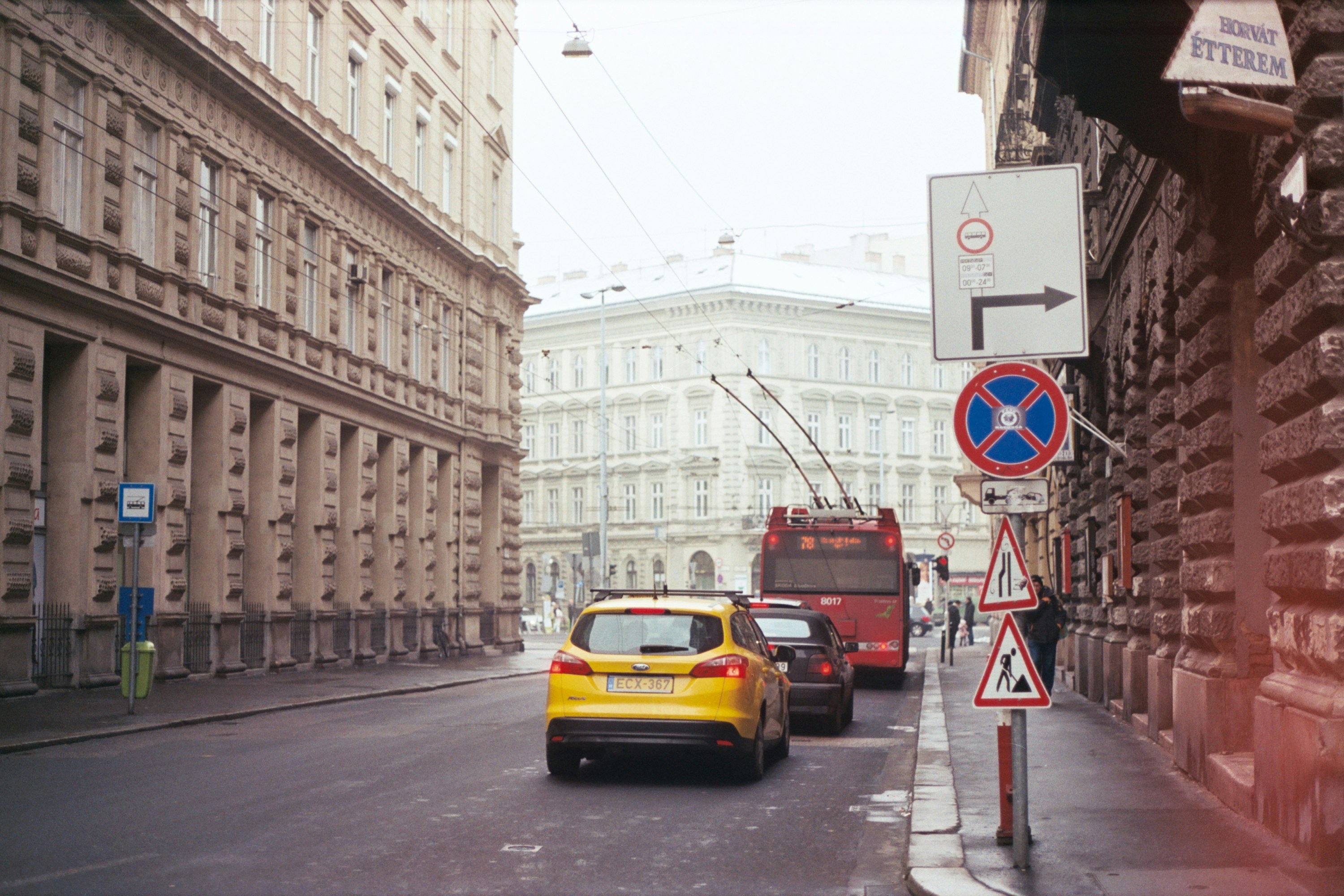 Placas de Regulamentação: Guia Completo das Principais Placas de Trânsito