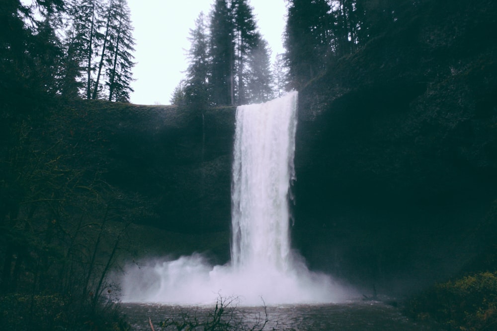 waterfall during daytime