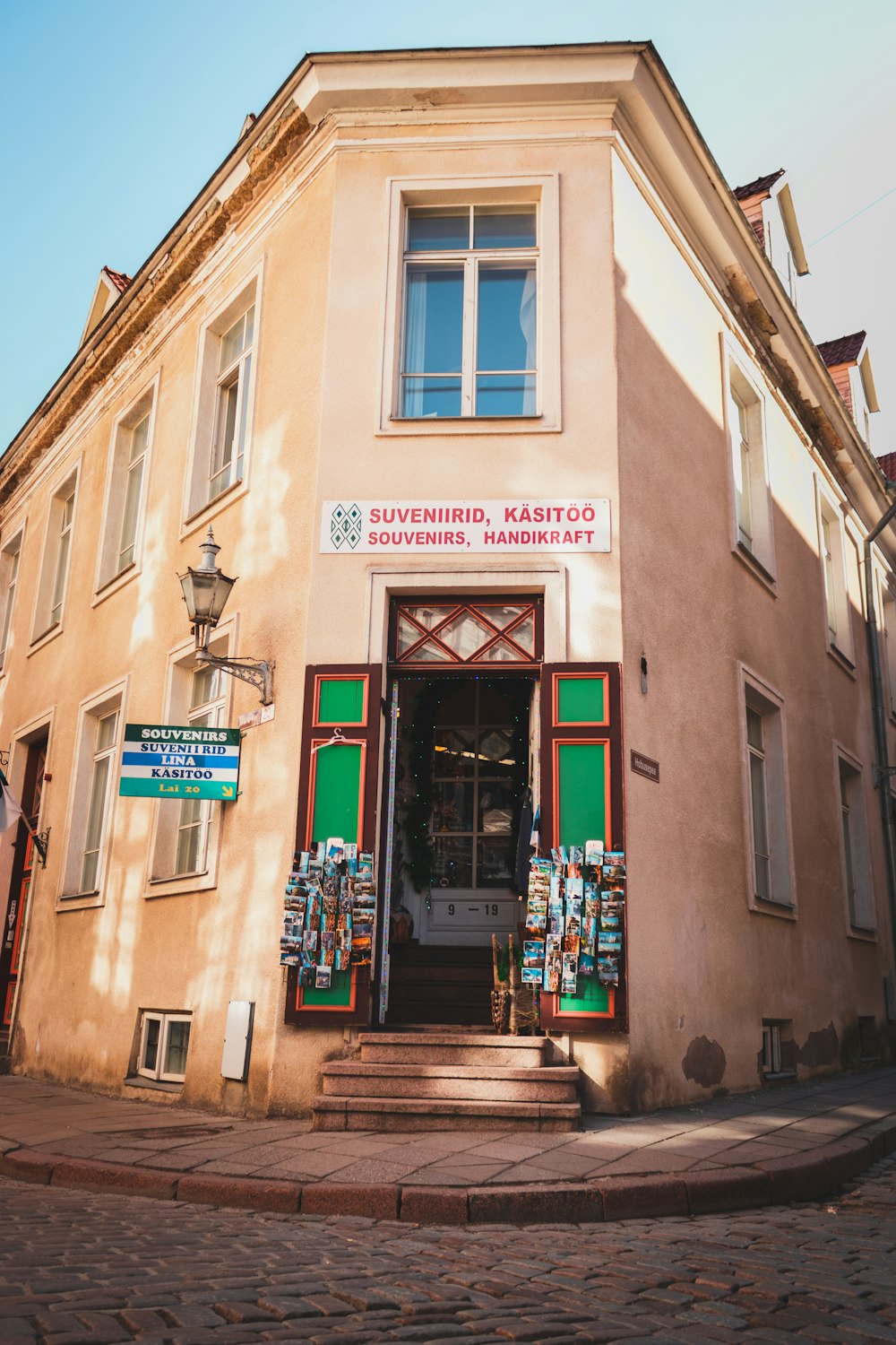 brown concrete building