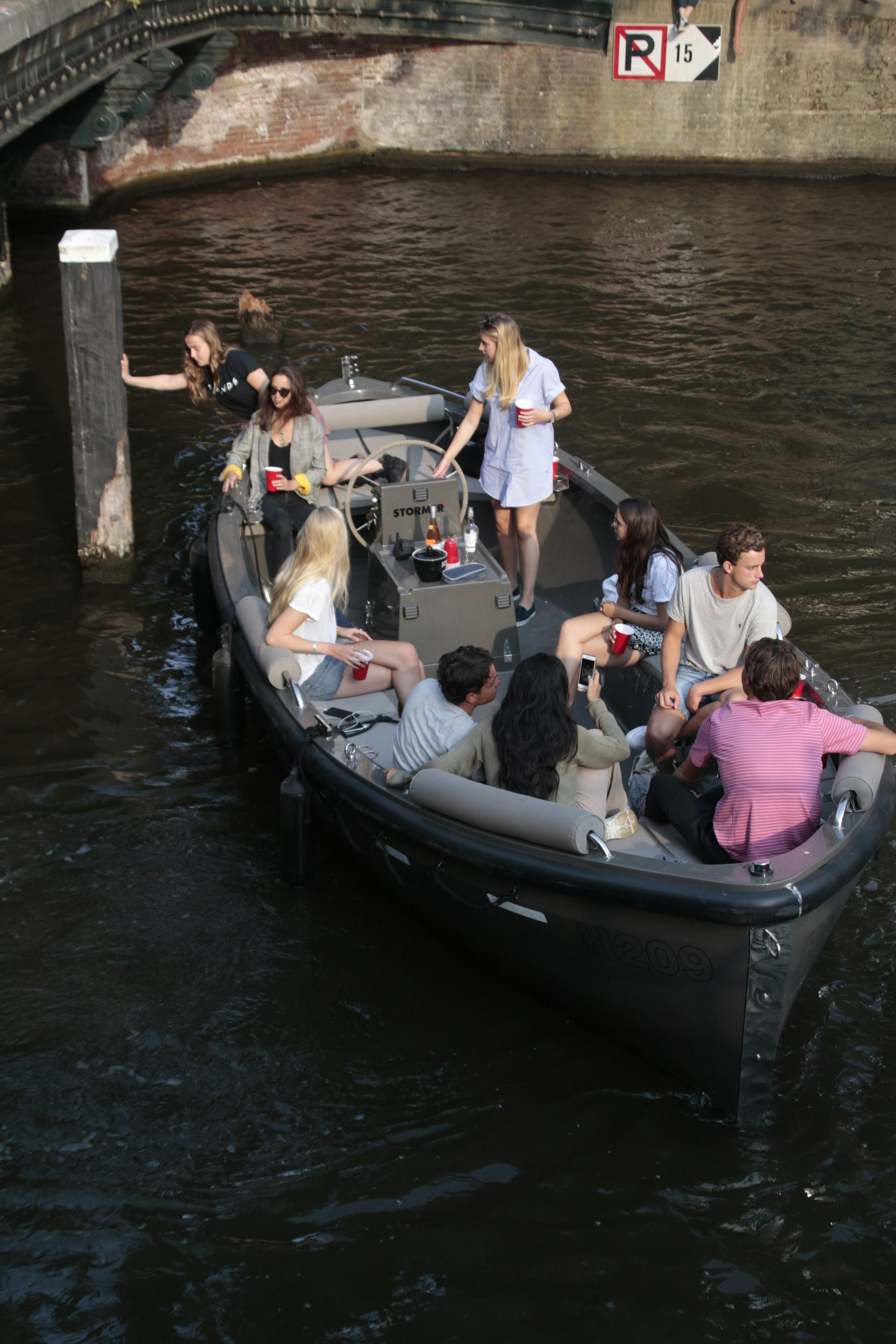 Menschen auf dem Boot