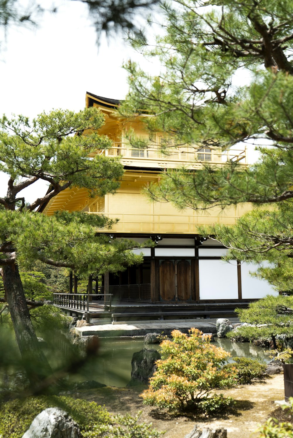 yellow and brown pagoda building