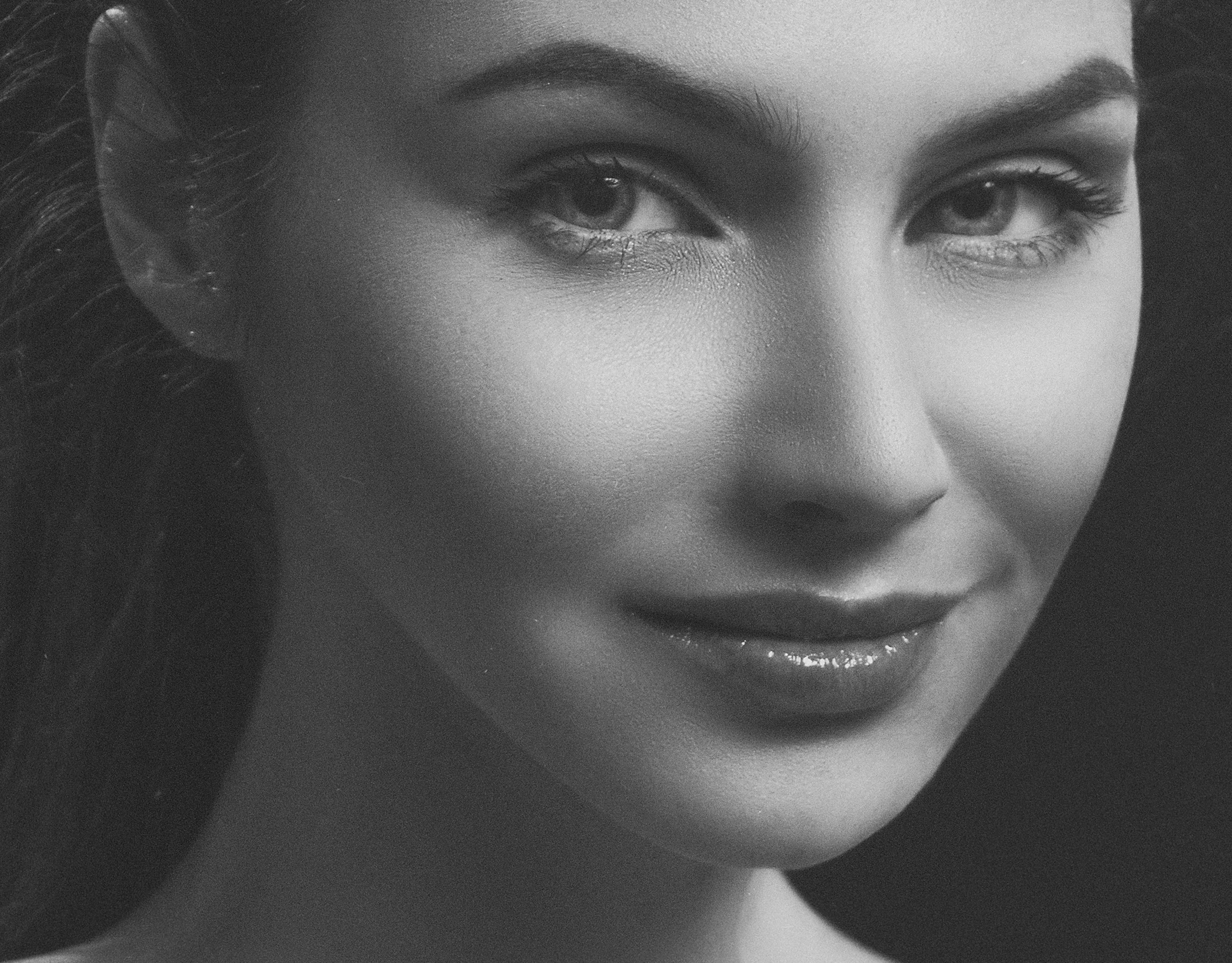 痘痘硬硬的可以擠嗎？