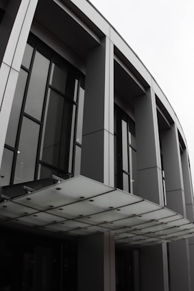 gray concrete building