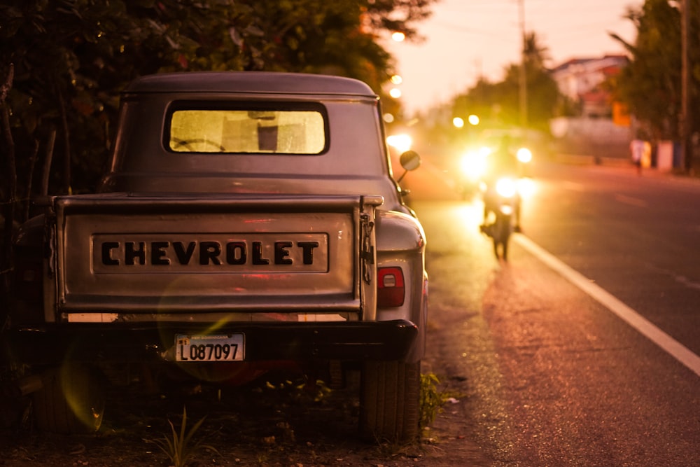 grey Chevrolet vehicle