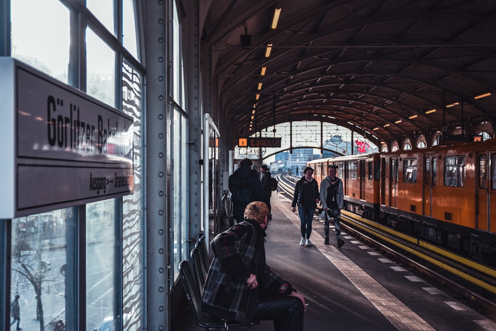 peopls in the train station