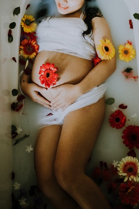 pregnant woman in bathtub