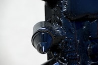 Metalni detalj obrađen CNC glodalicom sa savršenim završnim slojem.