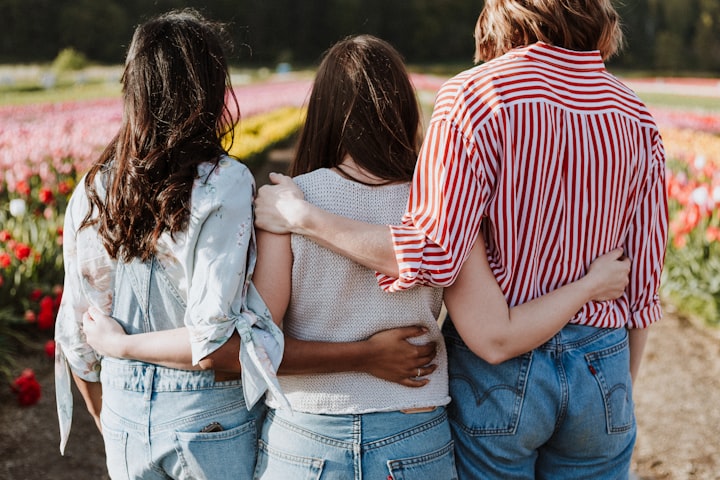 8 Red Flags to Watch Out For in Polyamorous Dating