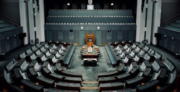 Milei responde críticos