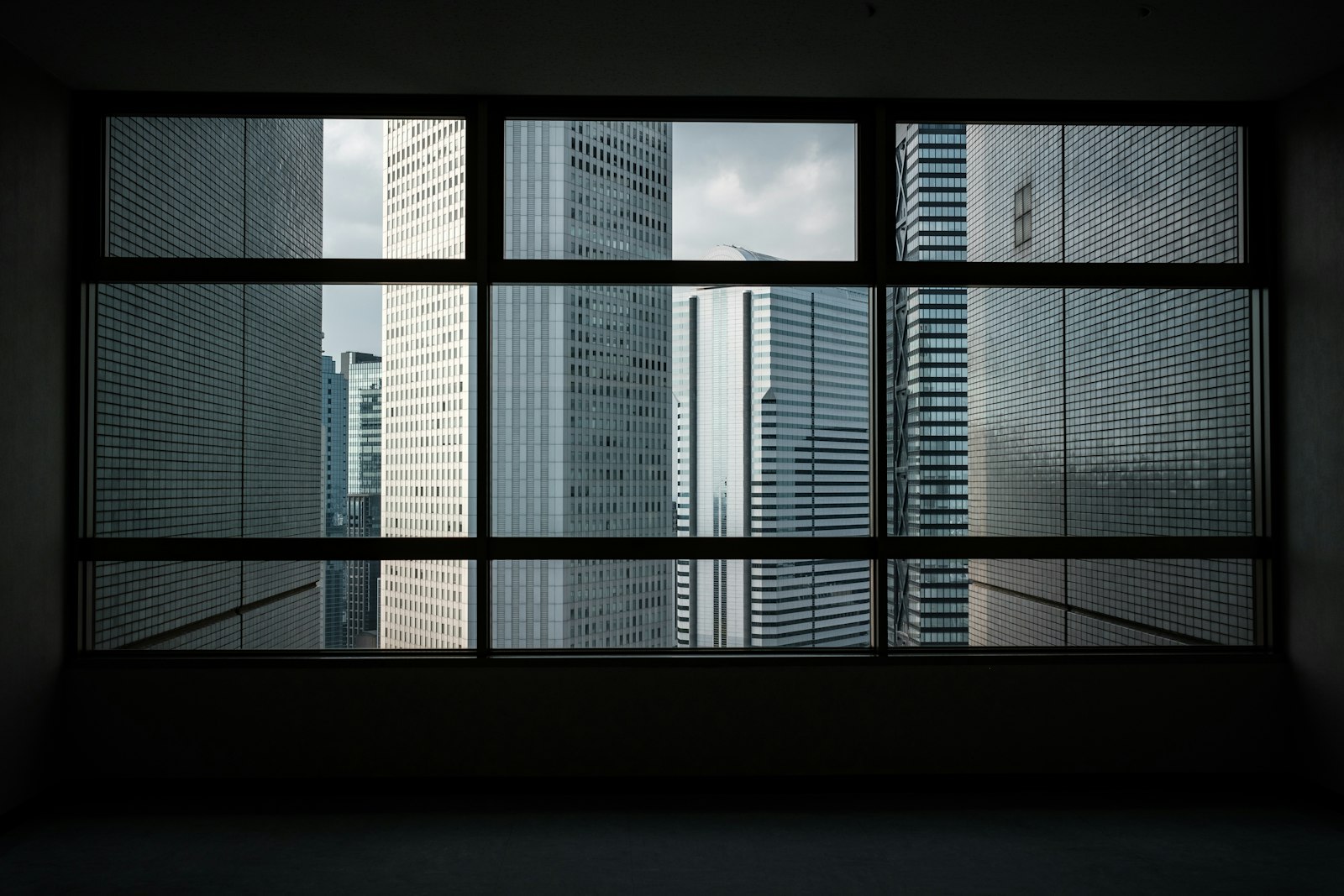 Fujifilm X-T3 + Fujifilm XF 23mm F1.4 R sample photo. View of high-rise buildings photography