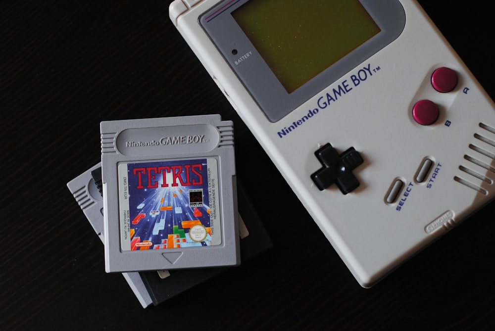 weißer Nintendo Game Boy