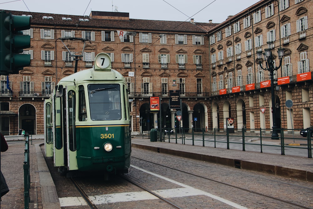 Grüne Straßenbahn 3601