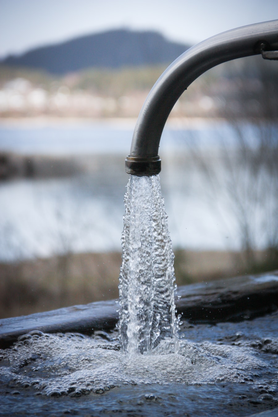 Grifo goteando, el agua se escapa
