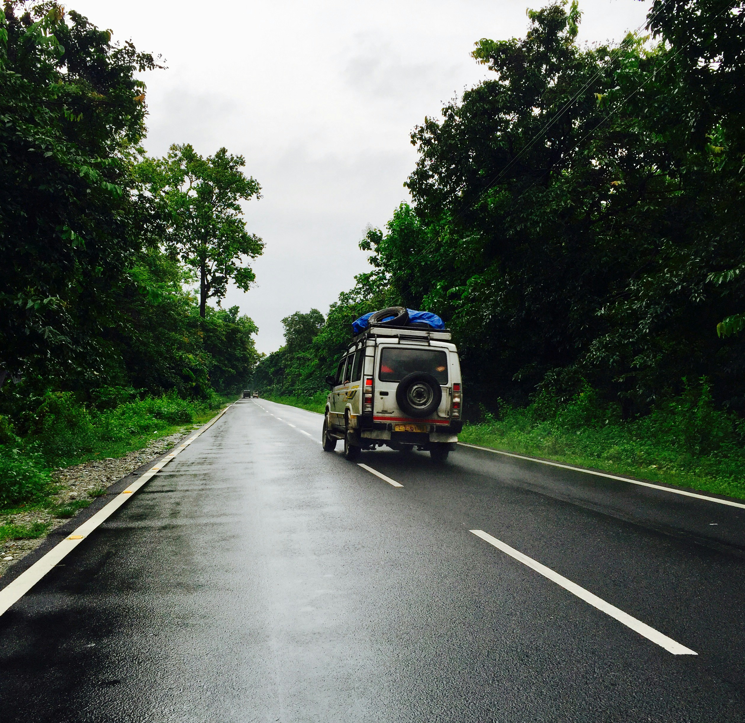 The Ultimate Guide to Car Roof Cargo Bags: Waterproof Solutions for Road Trips and Outdoor Adventures