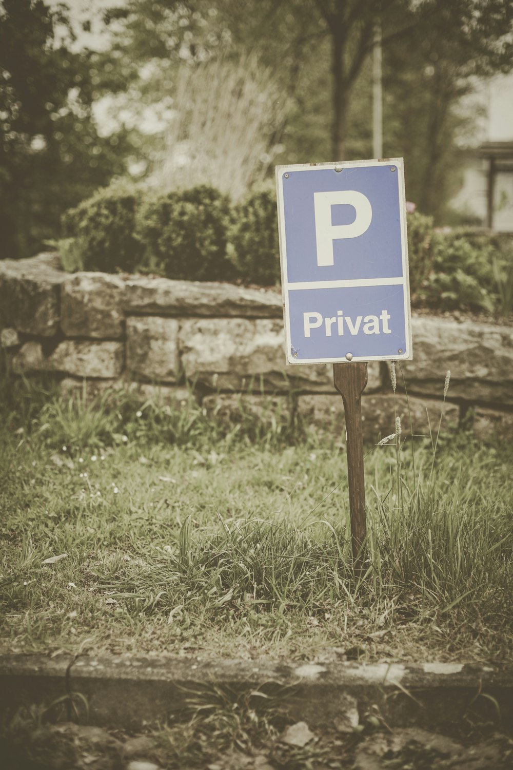 Privat road signage