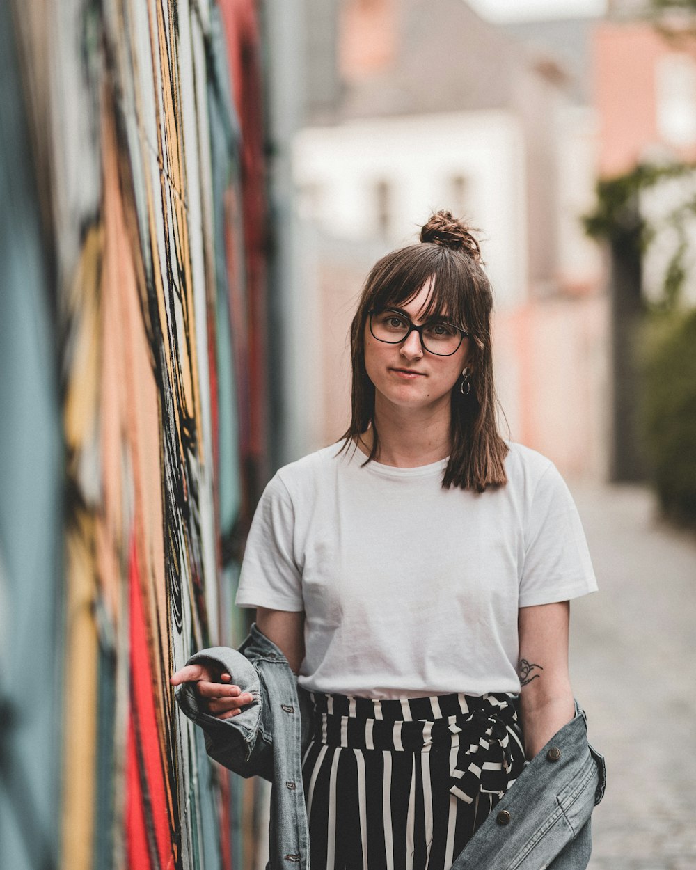 woman wearing white t-shirt