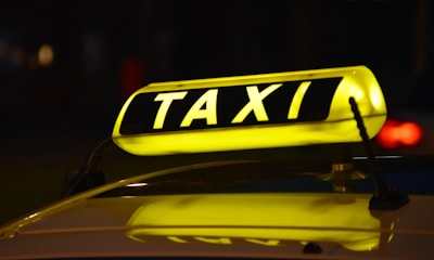 yellow Taxi light sign