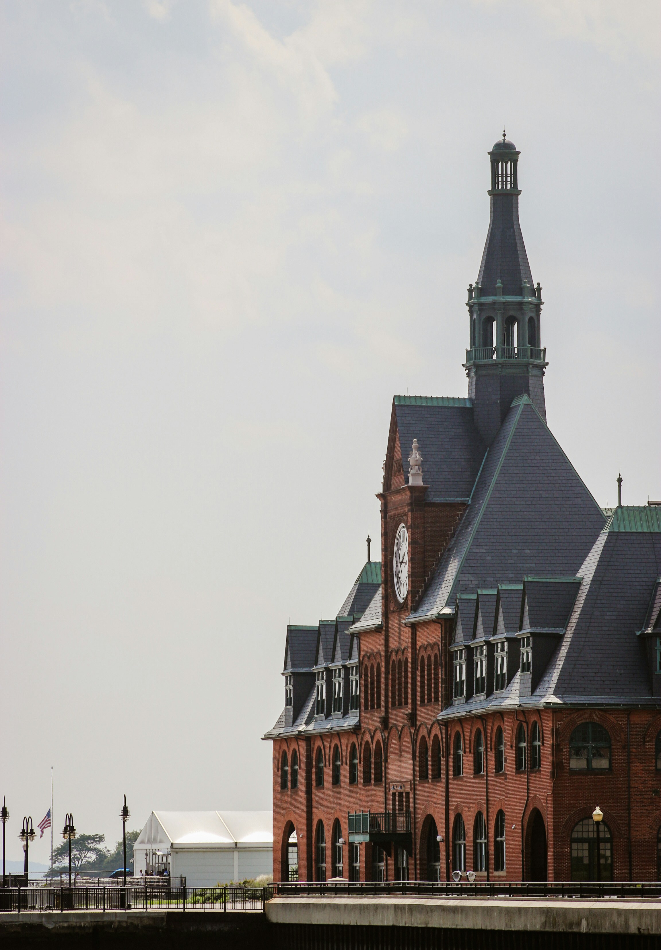 Susquehanna Maintains Neutral on Stem, Raises Price Target to $21