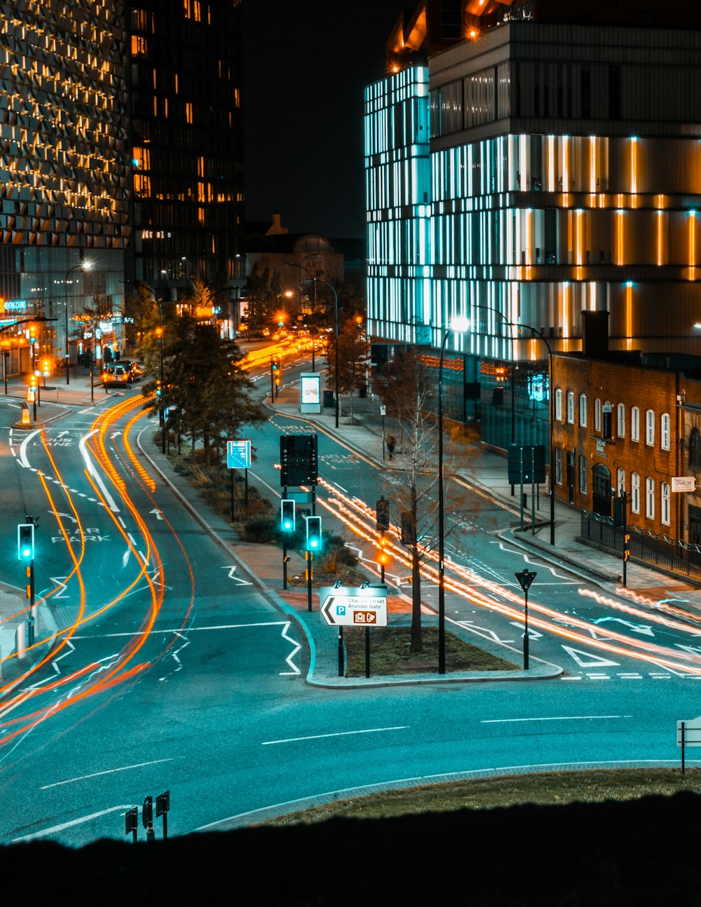 time lapse photo of street light