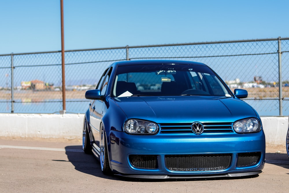 blue Volkswagen vehicle