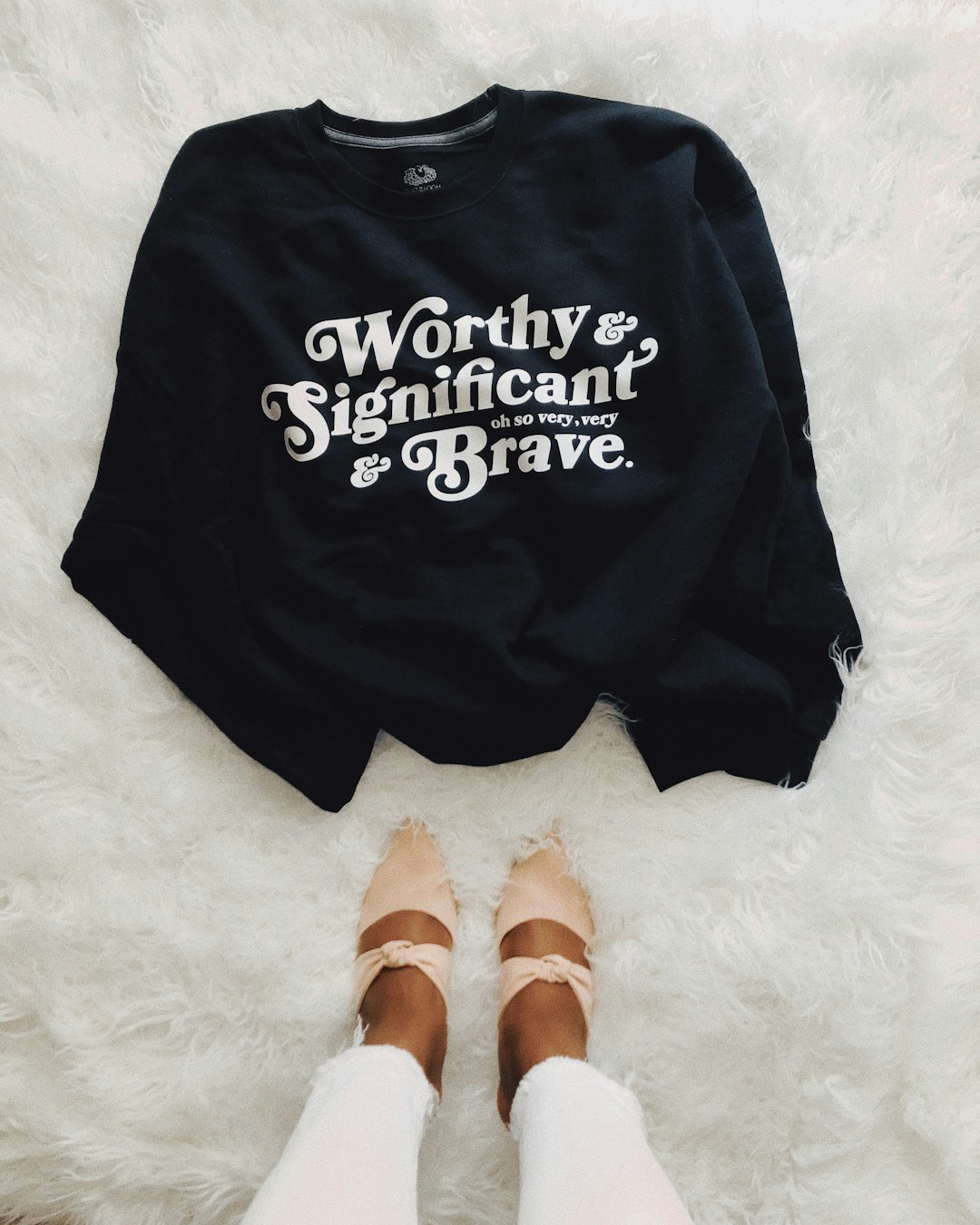 black and white Worthy & Significant & Brave text-printed top