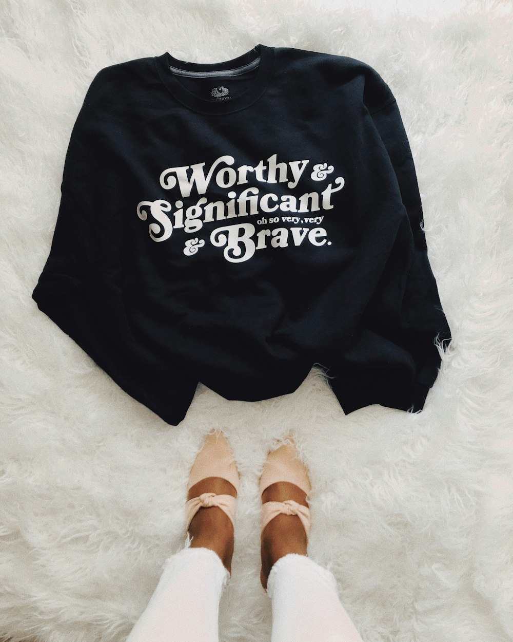black and white Worthy & Significant & Brave text-printed top