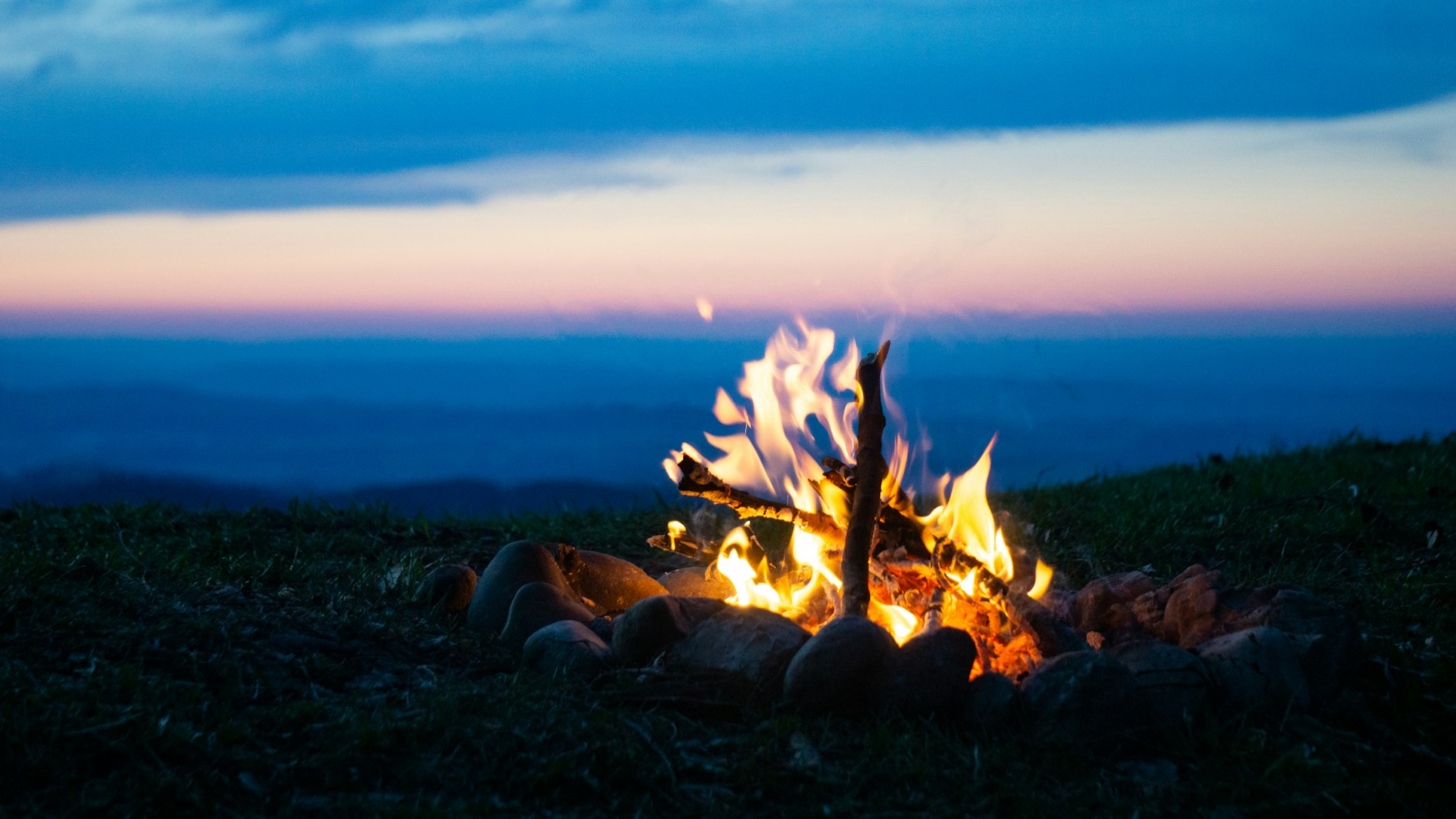 Campfire - Timon Wanner - Unsplash