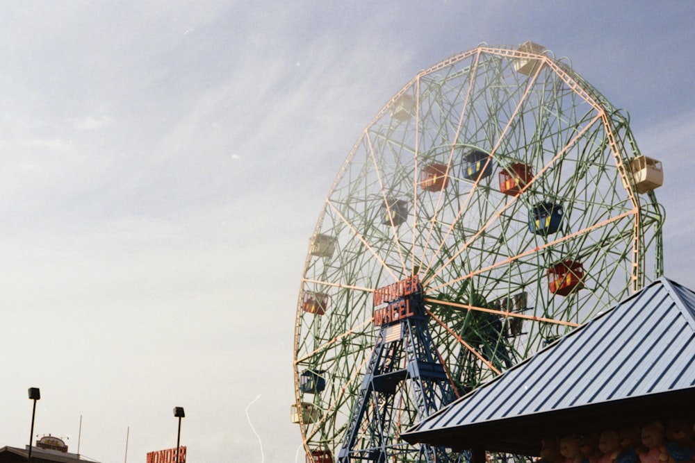 Ferris wheel during daytime