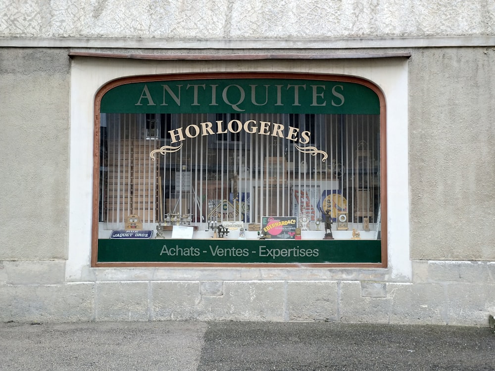 Antiquites Horlogeres window