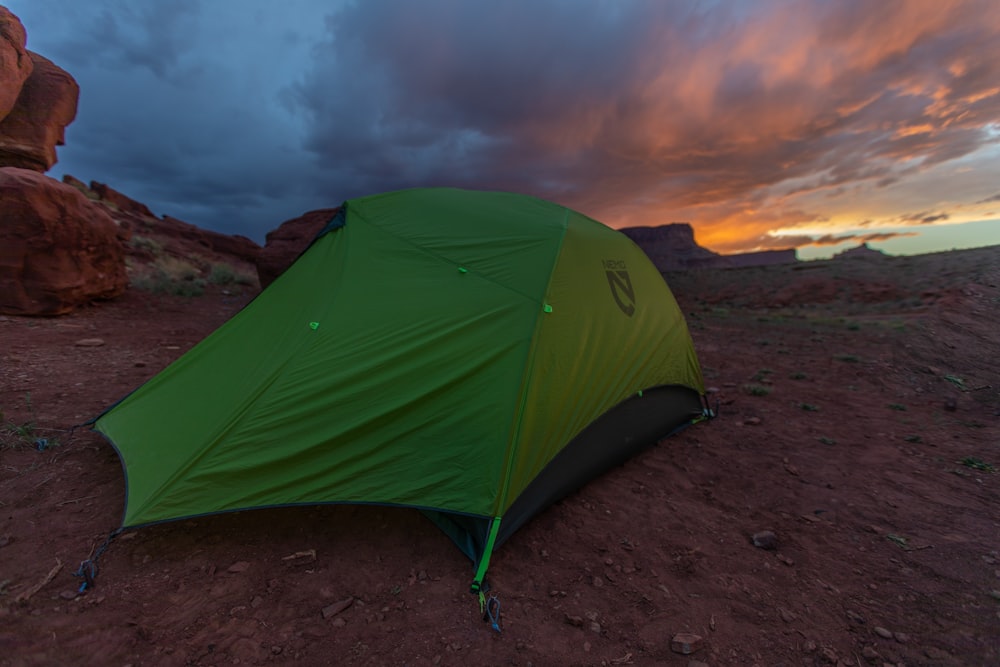 Carpa de cúpula verde