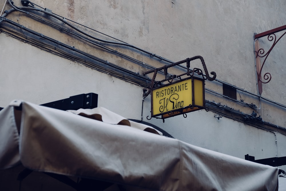 yellow Restorante signage