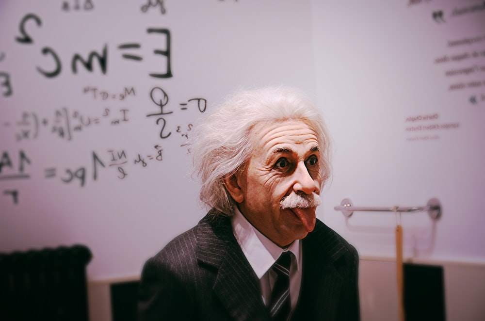 Albert Einstein leccare la lingua