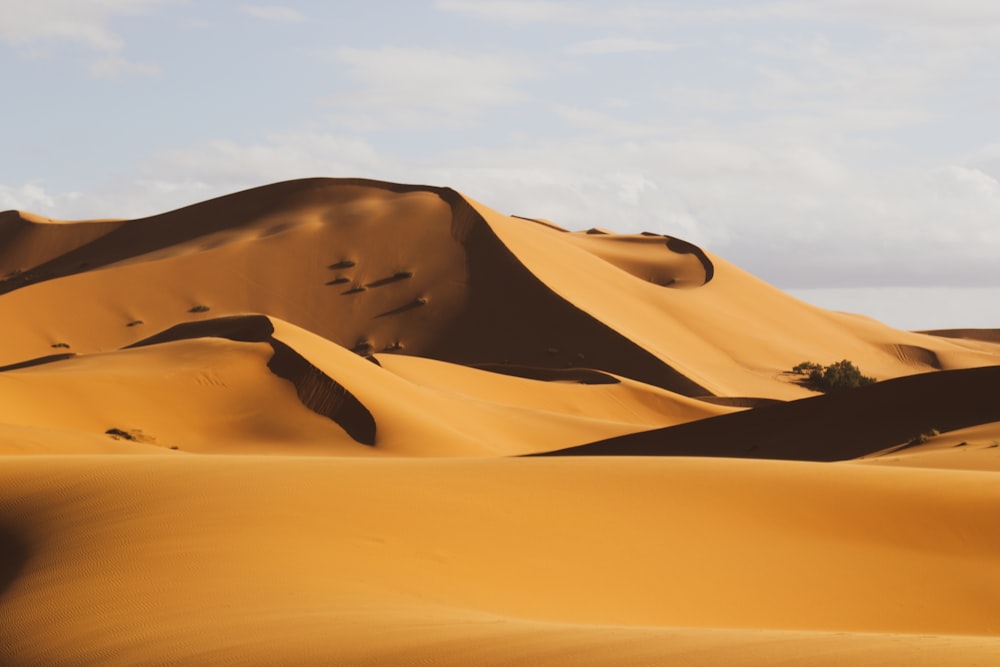 brown sand mountain during daylight