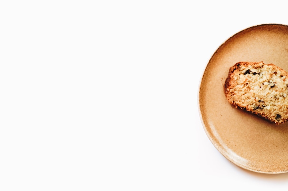 bread on saucer