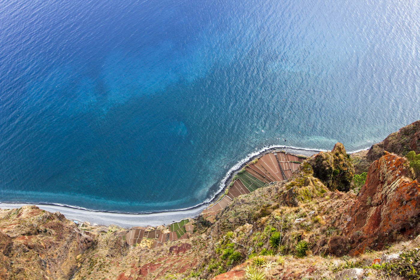 Die Glasplattform des Skywalk am 580 Meter hohen Cabo Girão